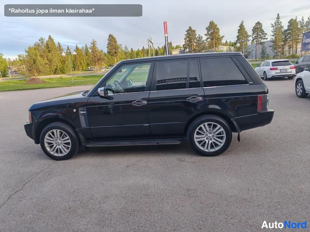 Musta Land Rover Range Rover 2009, etuviisto, keula vasemmalle, kuva 3