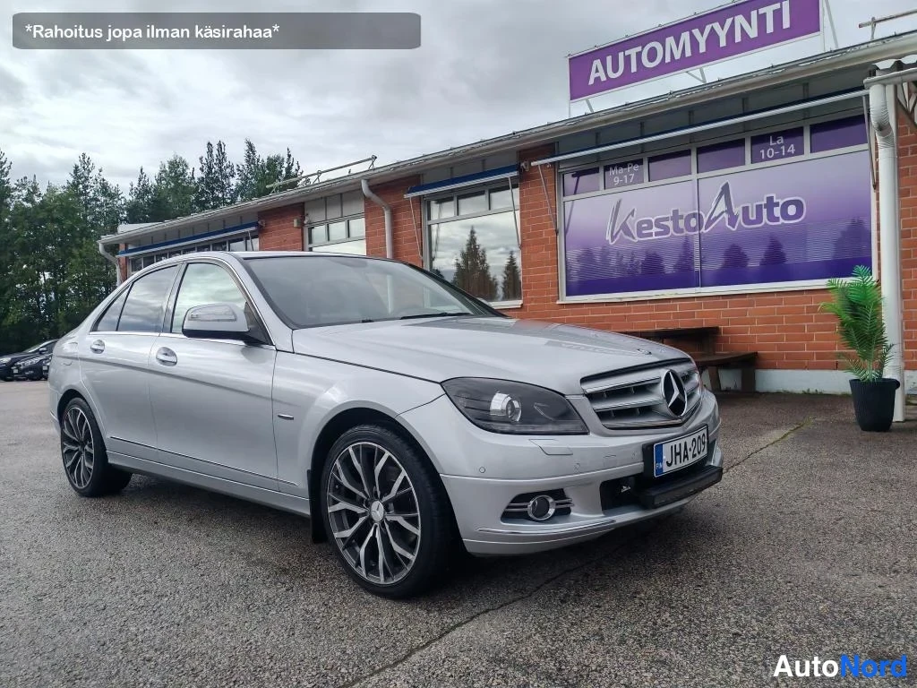 Harmaa Mercedes-Benz C 200 2007, etuviisto, keula oikealle, kuva 3