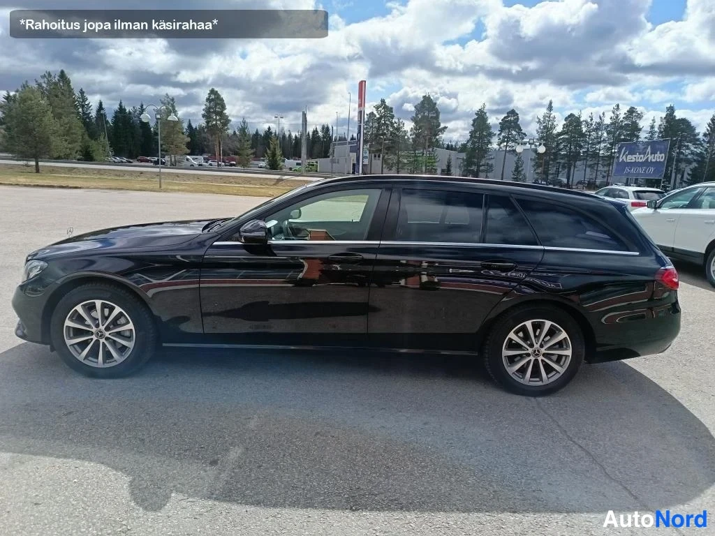 Musta Mercedes-Benz E 200 d 2018, sivulta, kuva 5
