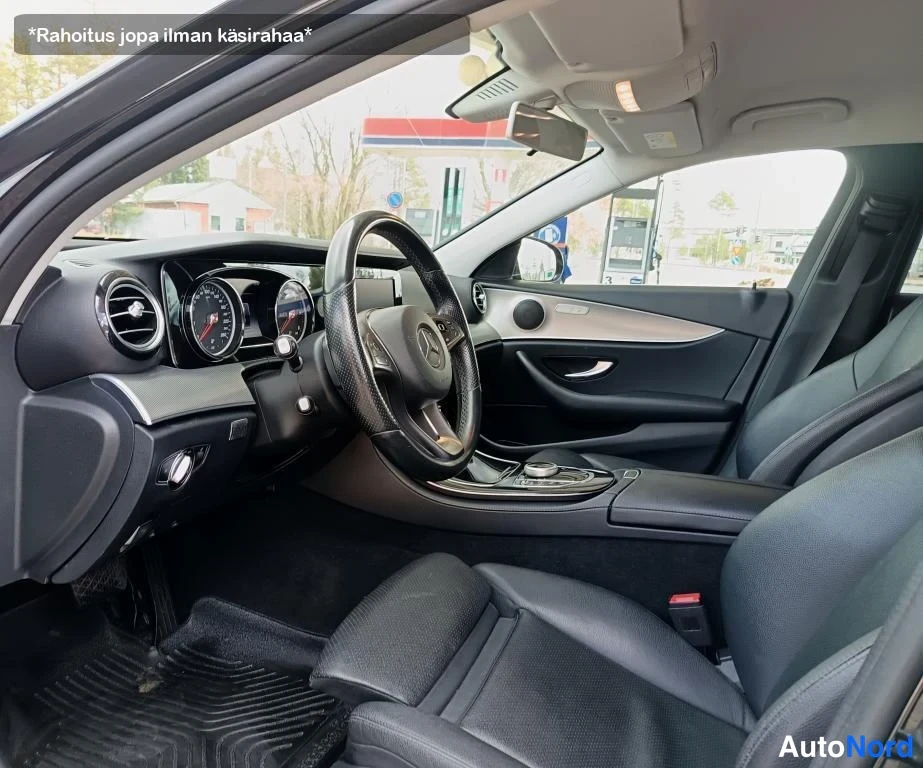 Musta Mercedes-Benz E 200 d 2018, ohjaamo, kuva 12
