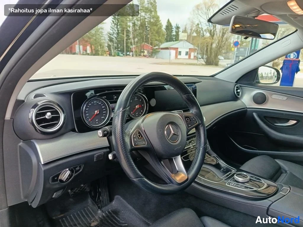 Musta Mercedes-Benz E 200 d 2018, ohjaamo, kuva 13