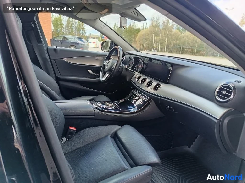 Musta Mercedes-Benz E 200 d 2018, ohjaamo, kuva 14