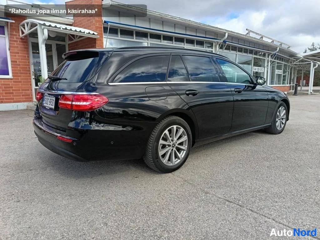 Musta Mercedes-Benz E 200 d 2018, takaviisto, kuva 8