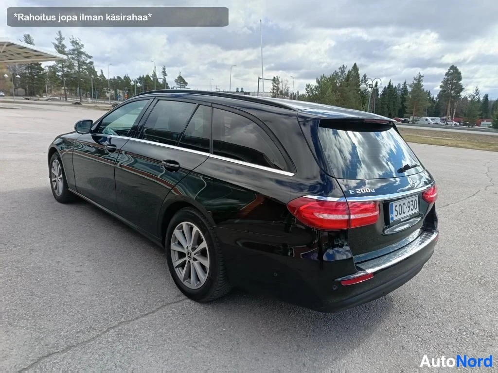 Musta Mercedes-Benz E 200 d 2018, takaviisto, kuva 9