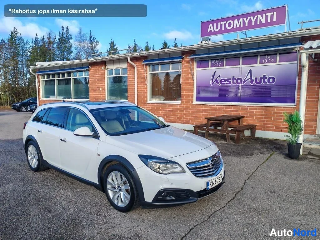 Valkoinen Opel Insignia 2015, etuviisto, keula oikealle, kuva 3