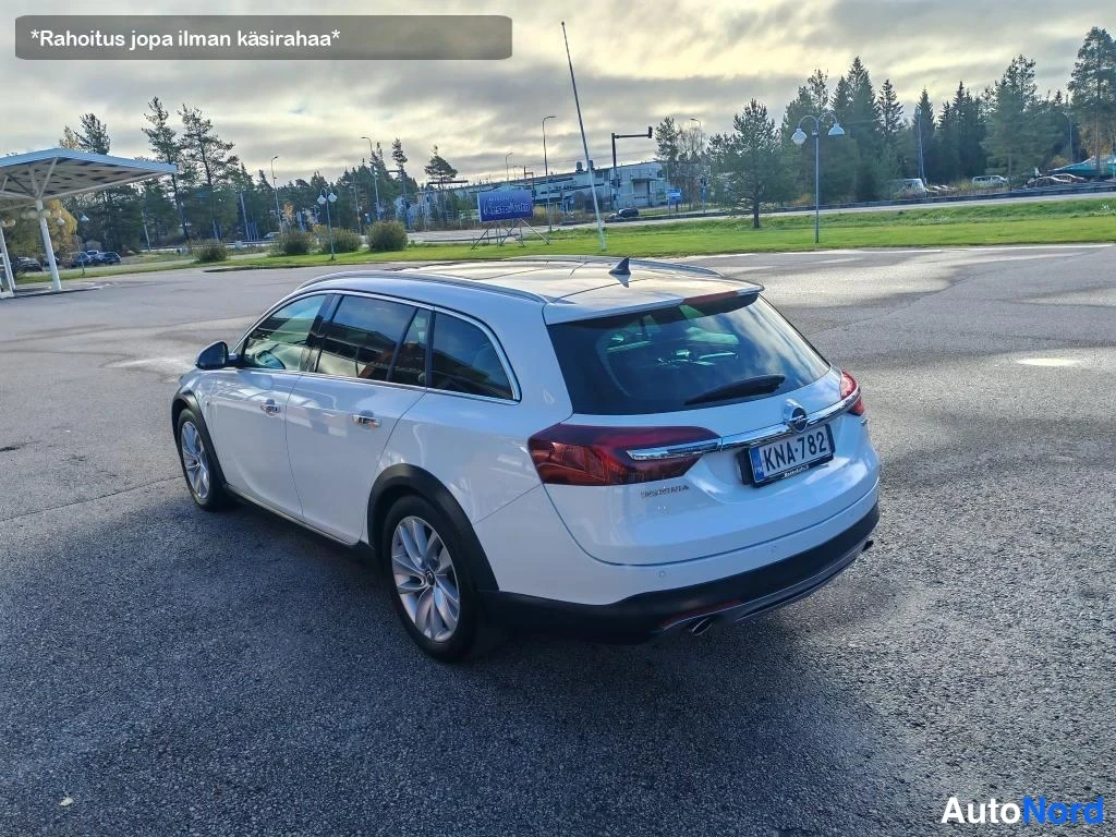 Valkoinen Opel Insignia 2015, takaviisto, kuva 5