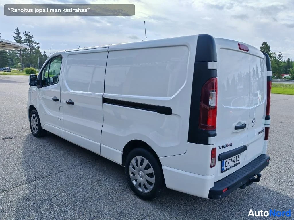 Valkoinen Opel Vivaro 2017, takaviisto, kuva 11