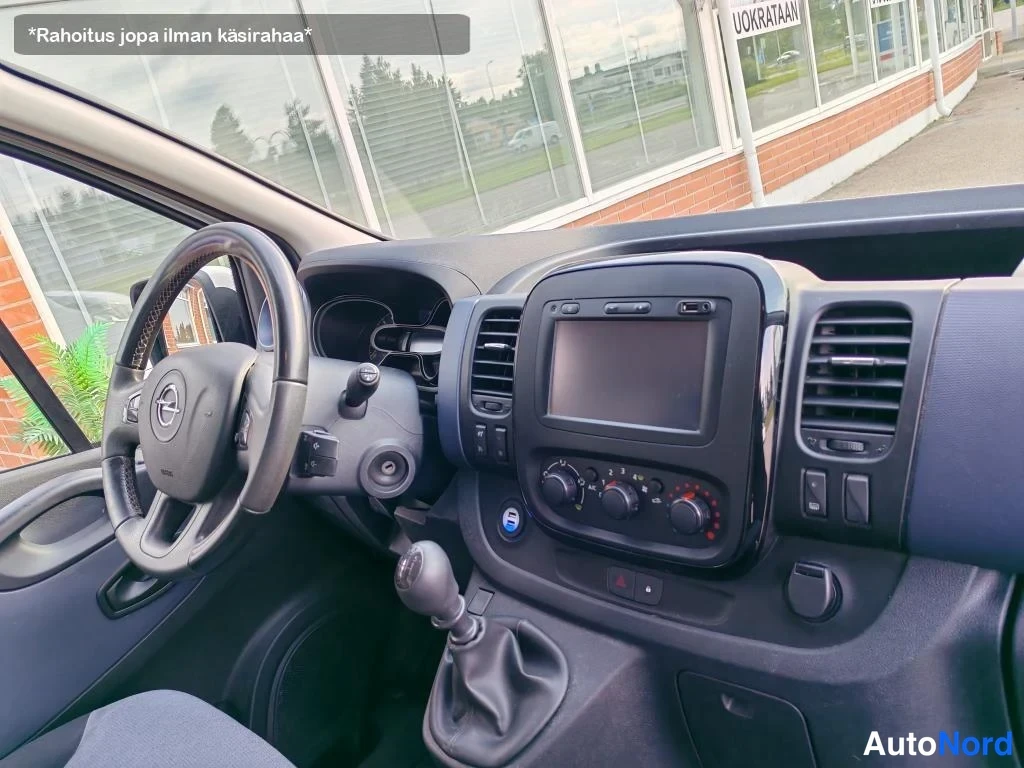 Valkoinen Opel Vivaro 2017, ohjaamo, kuva 20