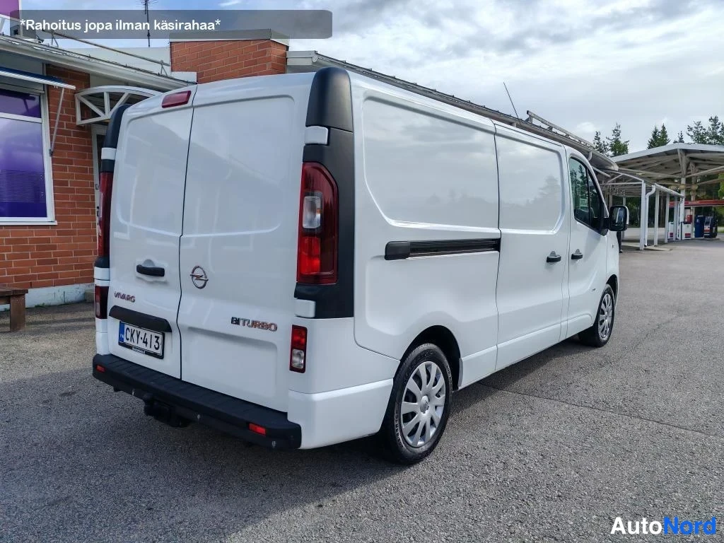 Valkoinen Opel Vivaro 2017, takaviisto, kuva 15
