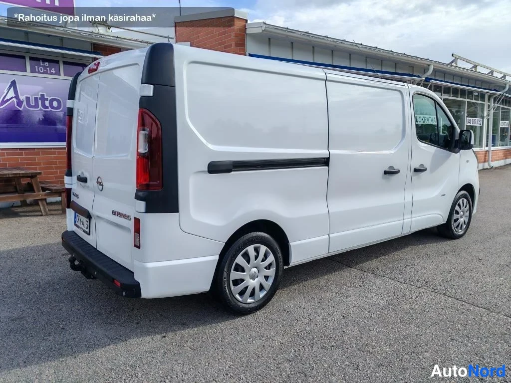 Valkoinen Opel Vivaro 2017, takaviisto, kuva 10