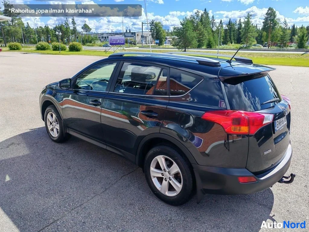 Musta Toyota RAV4 2013, takaviisto, kuva 8