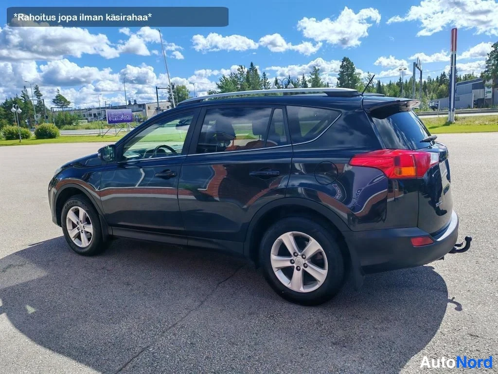 Musta Toyota RAV4 2013, takaviisto, kuva 9