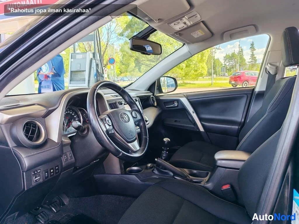 Musta Toyota RAV4 2013, ohjaamo, kuva 16
