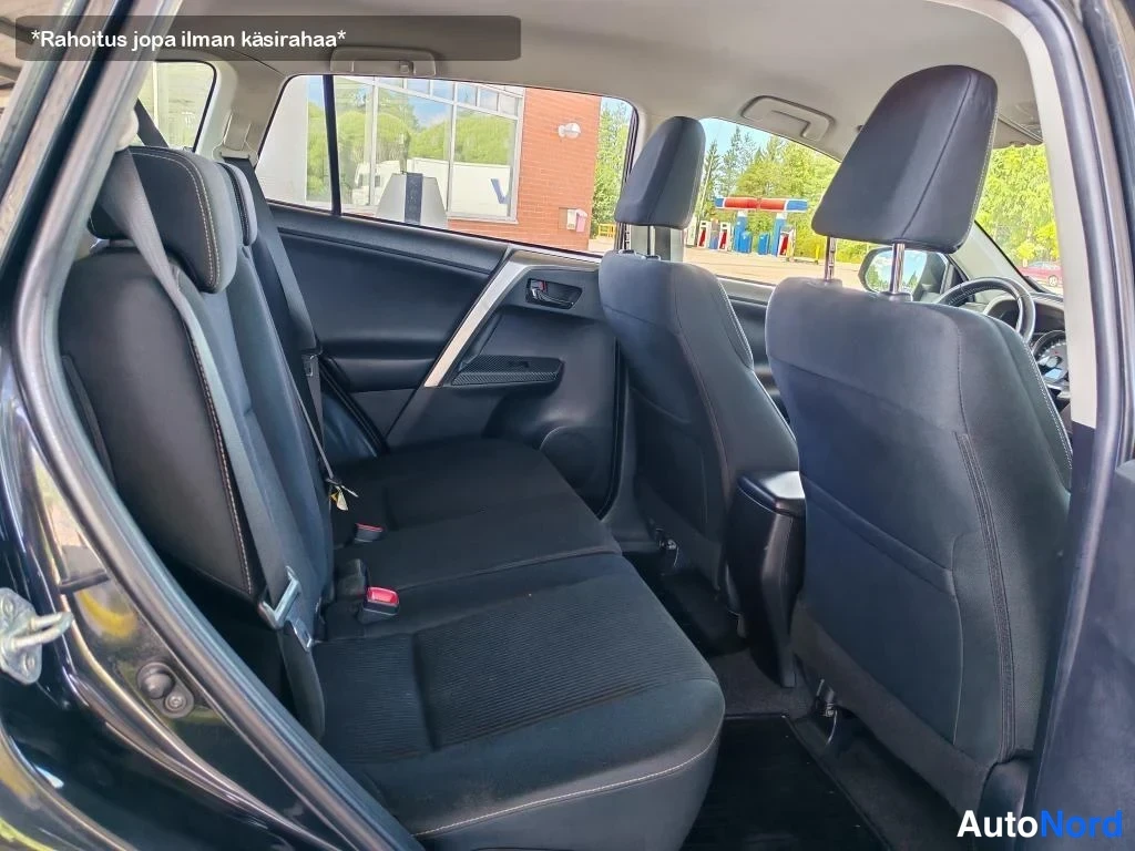 Musta Toyota RAV4 2013, takaistuimet, kuva 22