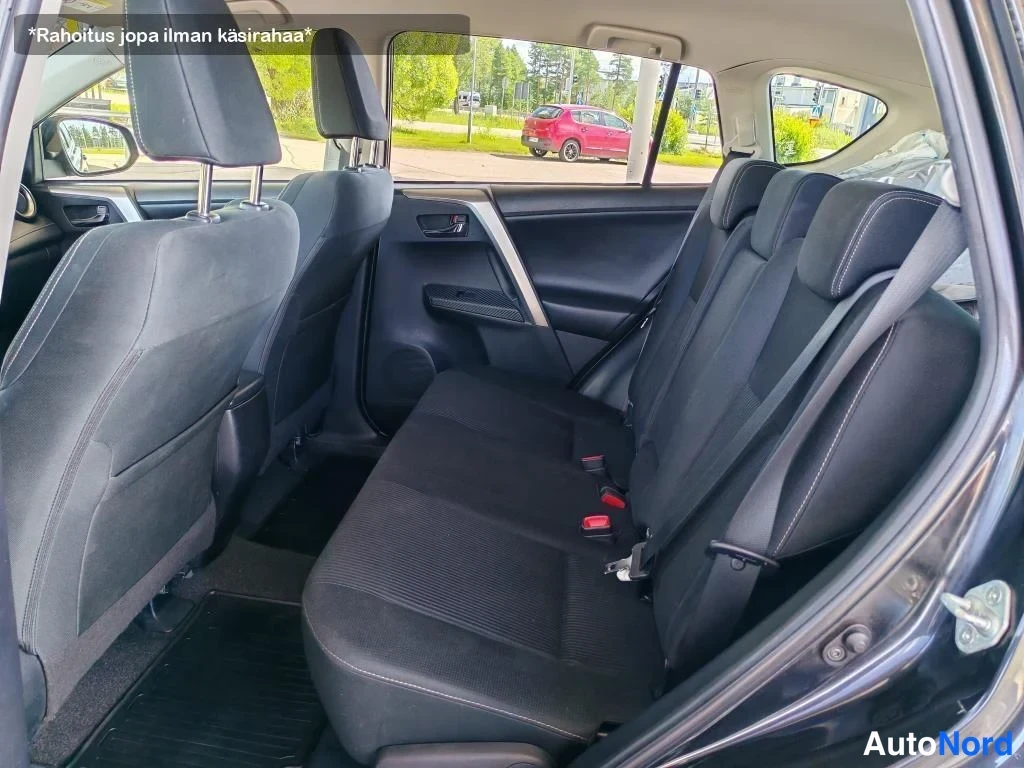 Musta Toyota RAV4 2013, takaistuimet, kuva 24
