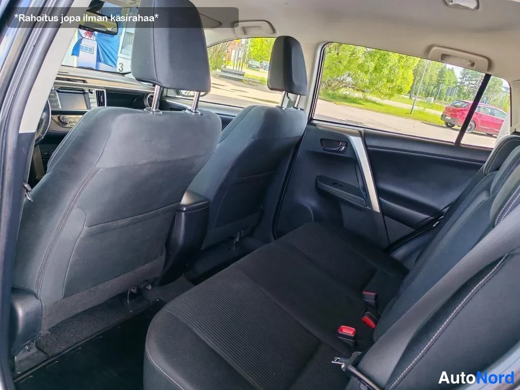 Musta Toyota RAV4 2013, takaistuimet, kuva 25
