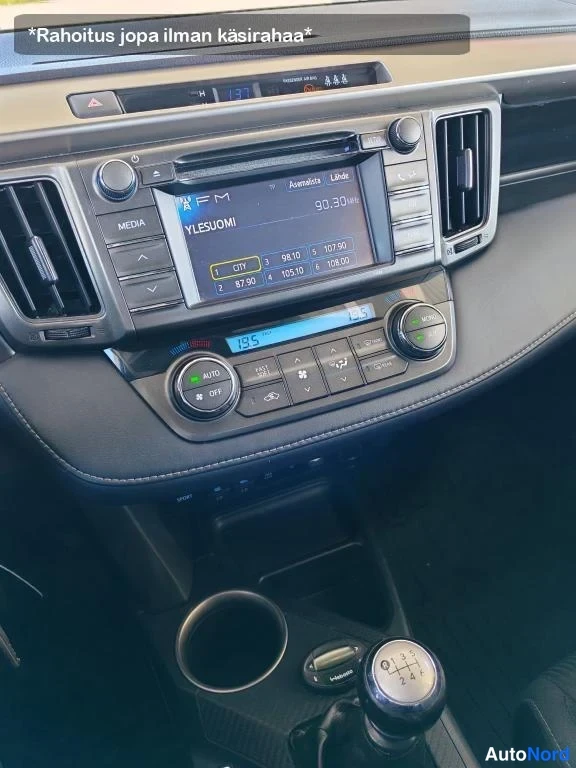 Musta Toyota RAV4 2013, yksityiskohta, kuva 28