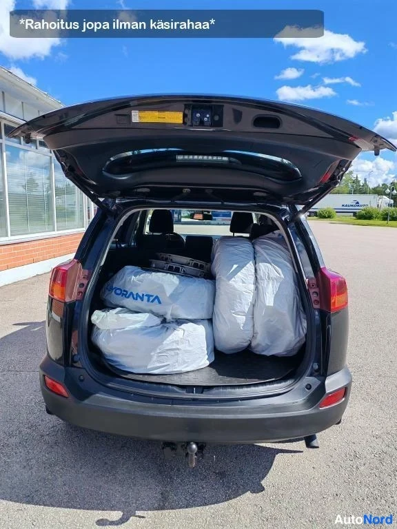 Musta Toyota RAV4 2013, tavaratila, kuva 26