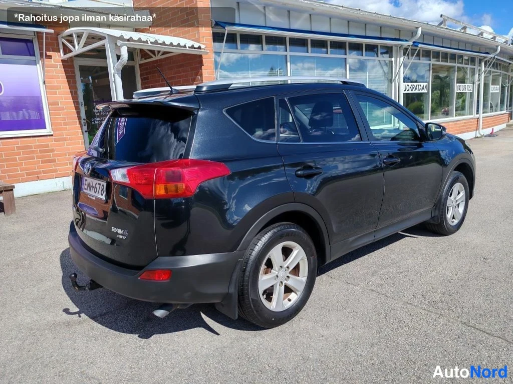 Musta Toyota RAV4 2013, takaviisto, kuva 12
