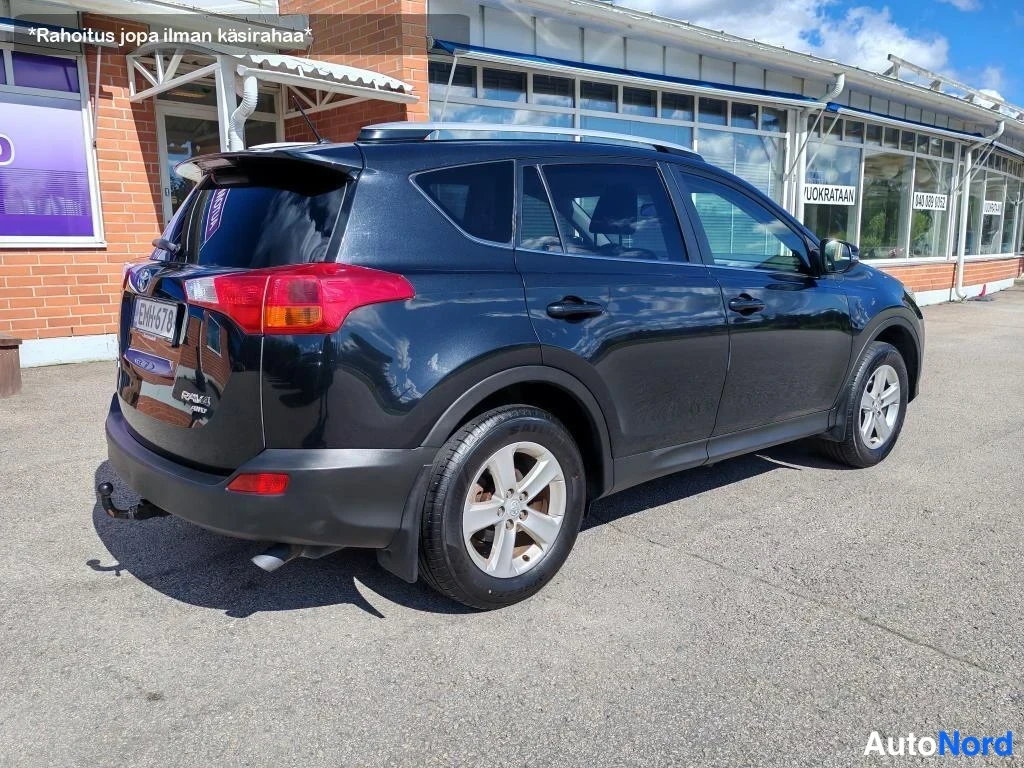 Musta Toyota RAV4 2013, takaviisto, kuva 10