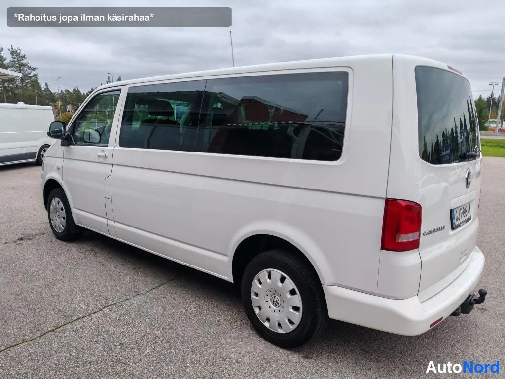 Valkoinen Volkswagen Caravelle 2011, takaviisto, kuva 13