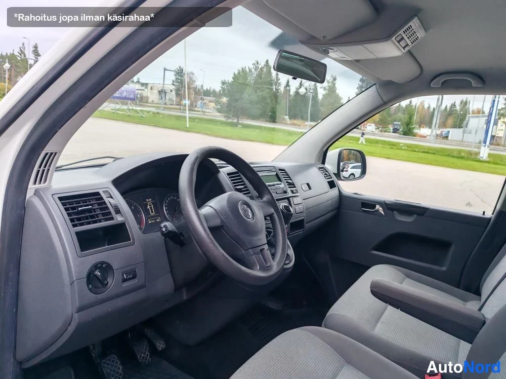 Valkoinen Volkswagen Caravelle 2011, ohjaamo, kuva 16