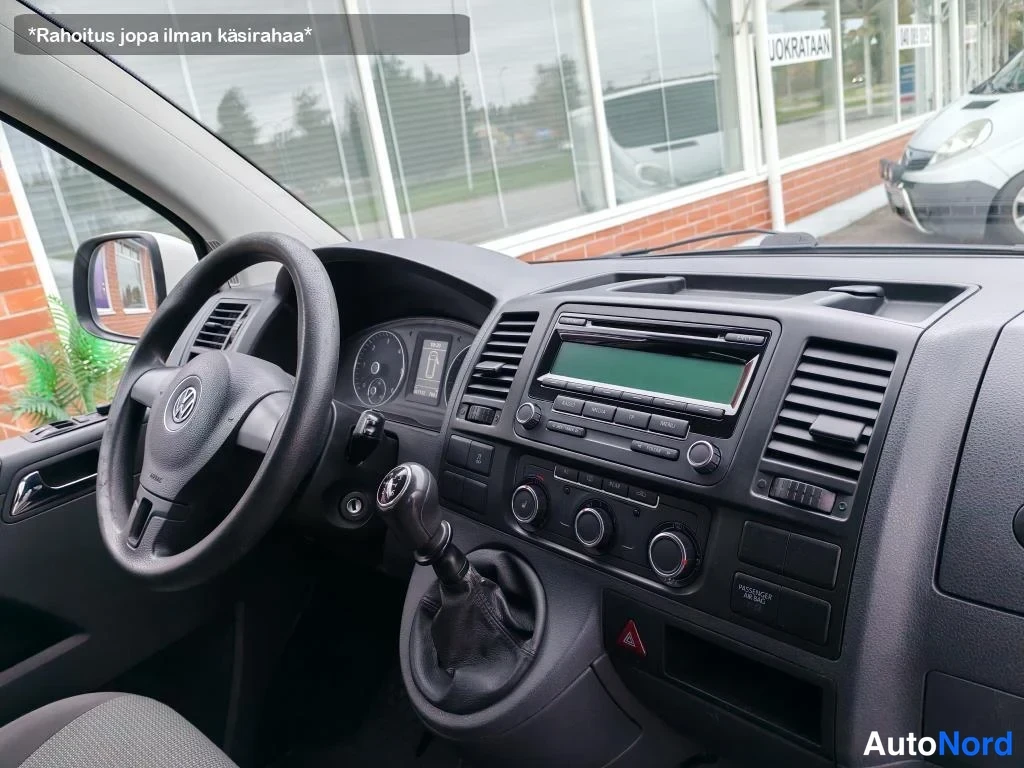 Valkoinen Volkswagen Caravelle 2011, ohjaamo, kuva 19