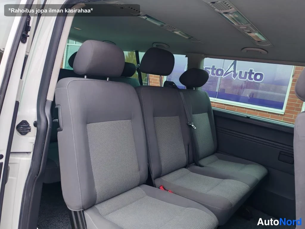 Valkoinen Volkswagen Caravelle 2011, takaistuimet, kuva 22