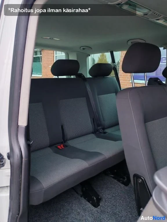 Valkoinen Volkswagen Caravelle 2011, takaistuimet, kuva 23