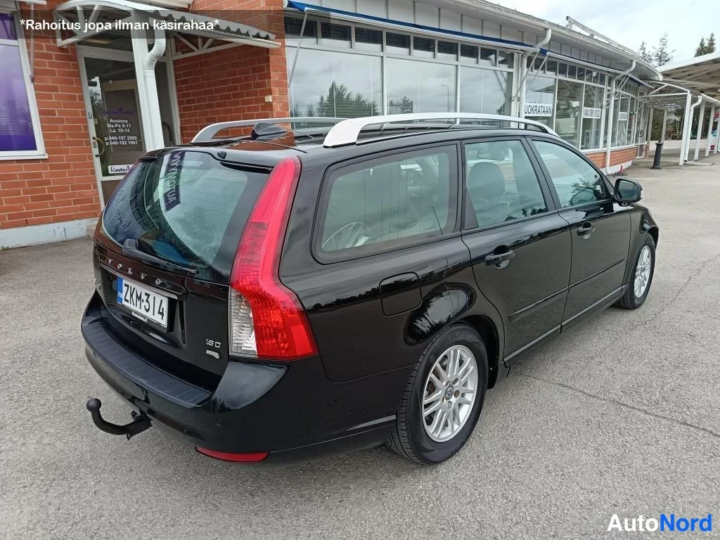 Musta Volvo V50 2009, takaviisto, kuva 8