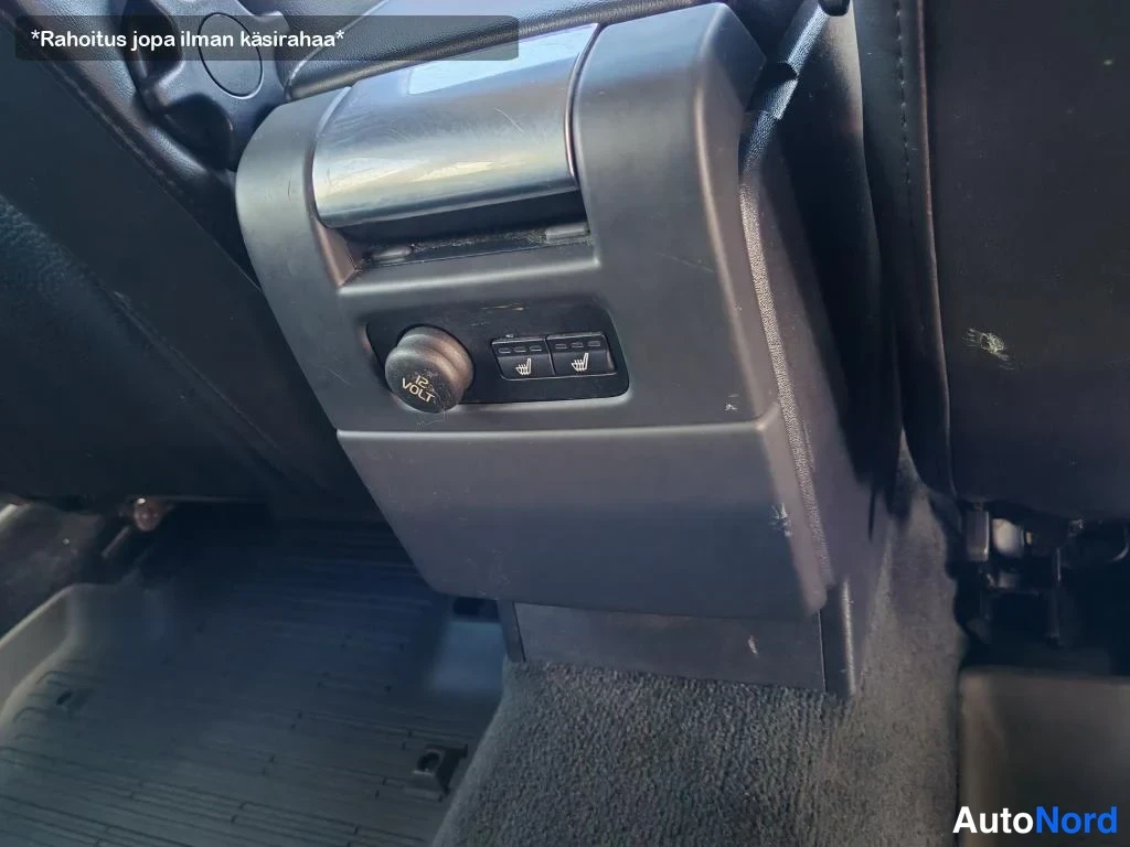 Valkoinen Volvo V70 2013, yksityiskohta, kuva 25