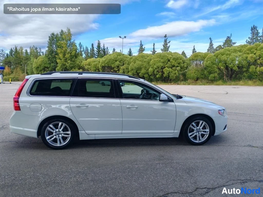 Valkoinen Volvo V70 2013, sivulta, kuva 7