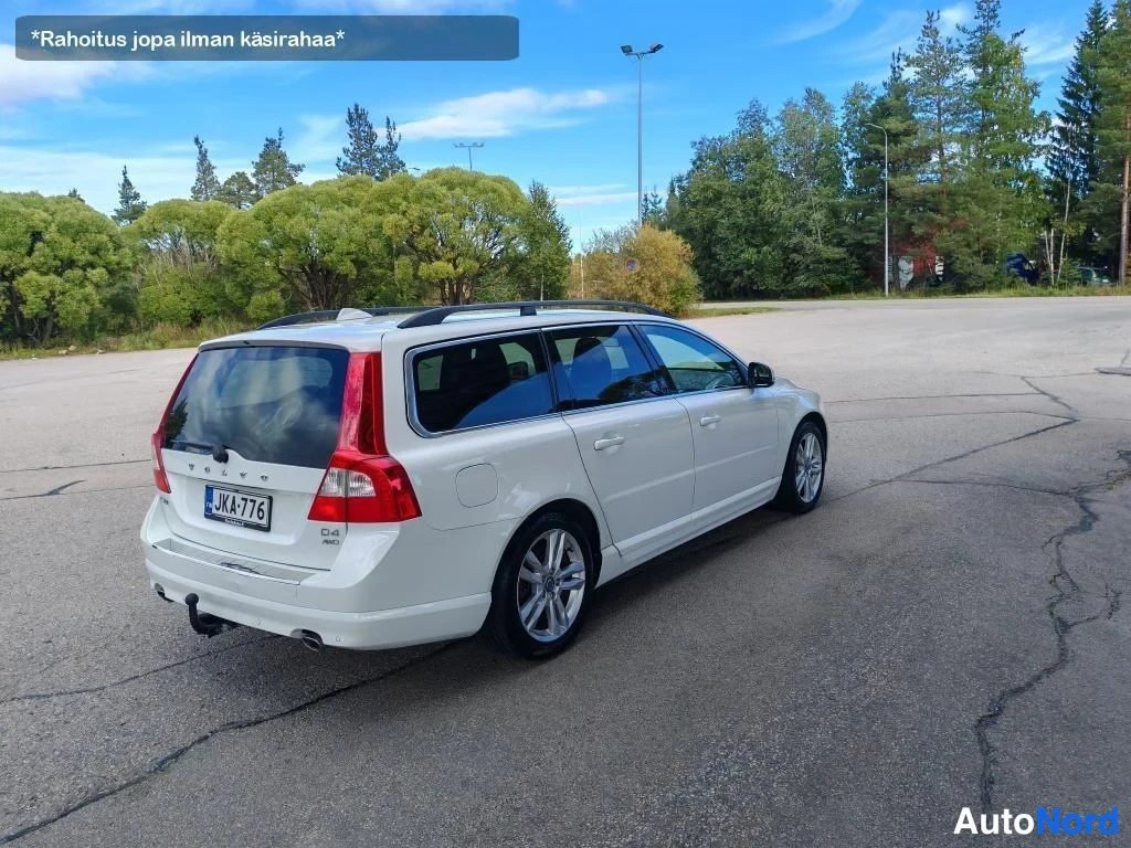 Valkoinen Volvo V70 2013, takaviisto, kuva 12