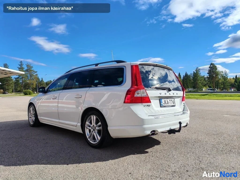 Valkoinen Volvo V70 2013, takaviisto, kuva 10