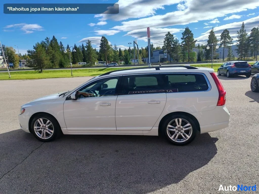Valkoinen Volvo V70 2013, takaviisto, kuva 11
