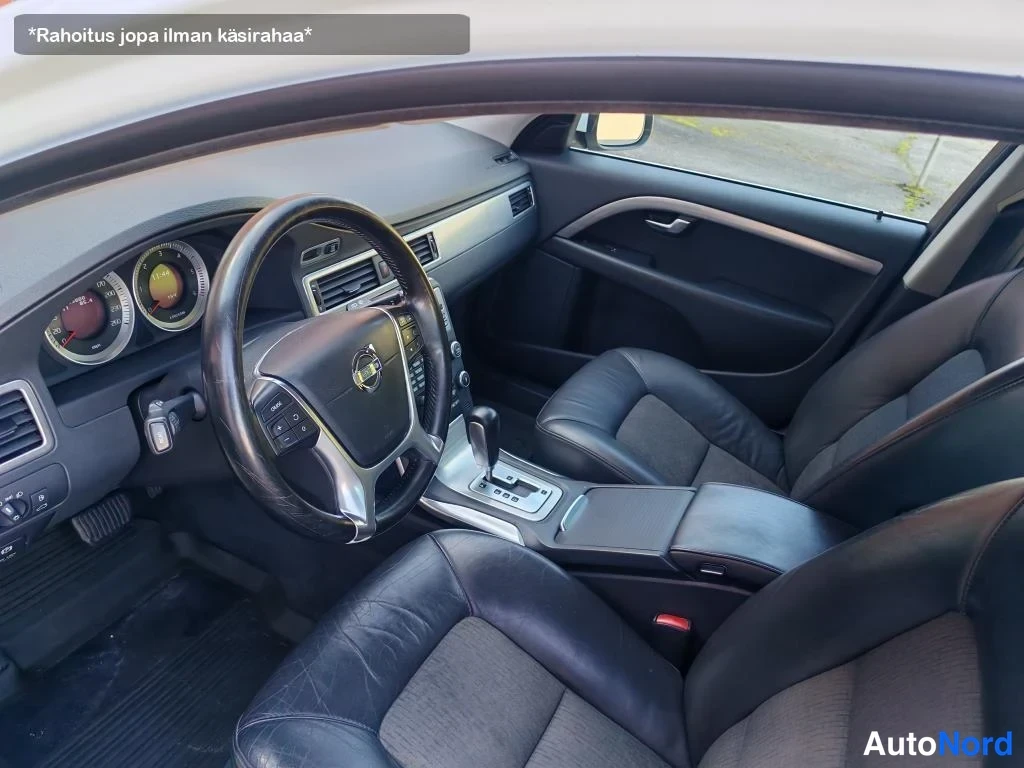 Valkoinen Volvo V70 2011, ohjaamo, kuva 11