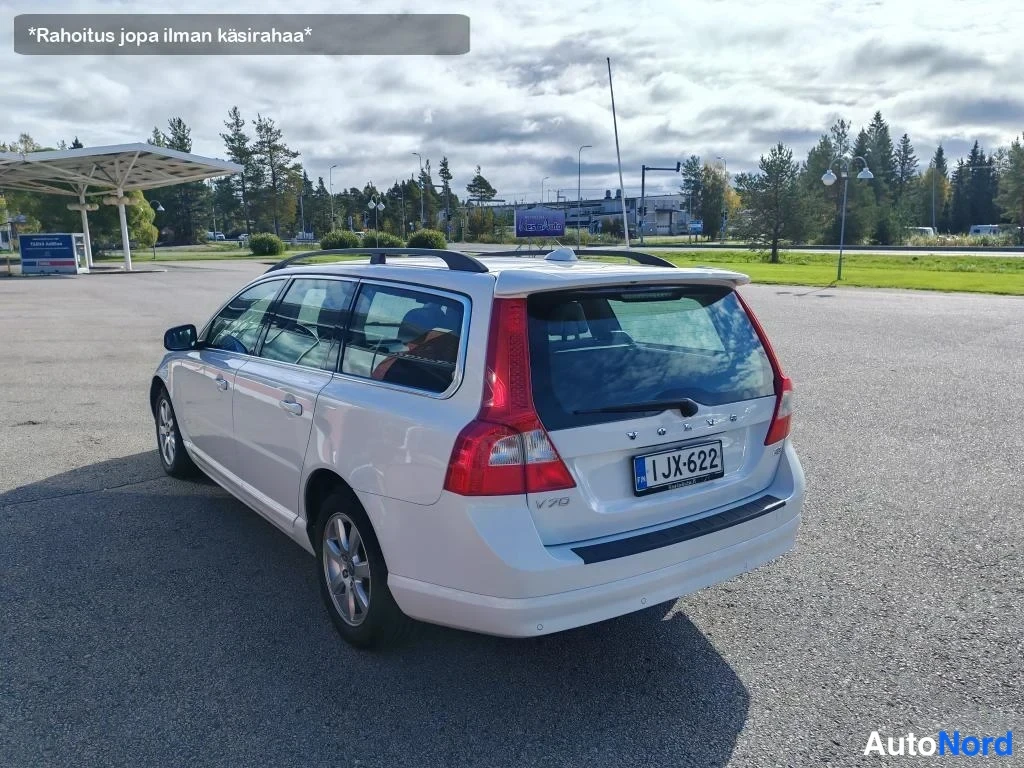 Valkoinen Volvo V70 2011, takaviisto, kuva 8
