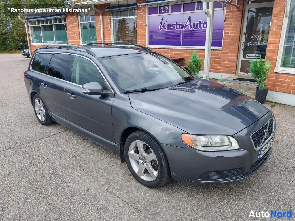 Harmaa Volvo V70 2008, etuviisto, keula vasemmalle, kuva 6