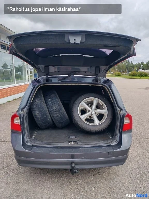 Harmaa Volvo V70 2008, tavaratila, kuva 25
