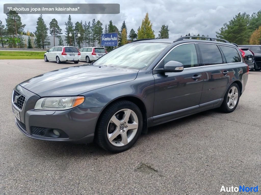 Harmaa Volvo V70 2008, etuviisto, keula vasemmalle, kuva 3