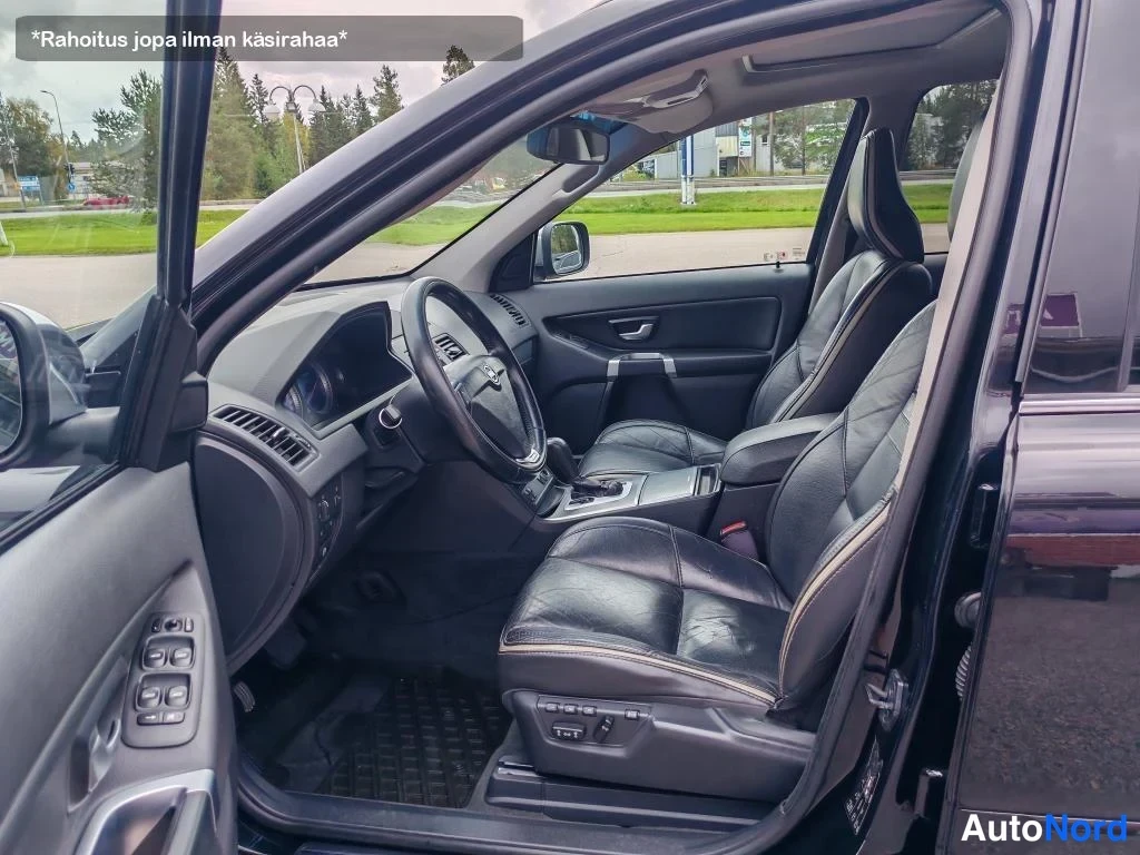 Musta Volvo XC90 2011, ohjaamo, kuva 12