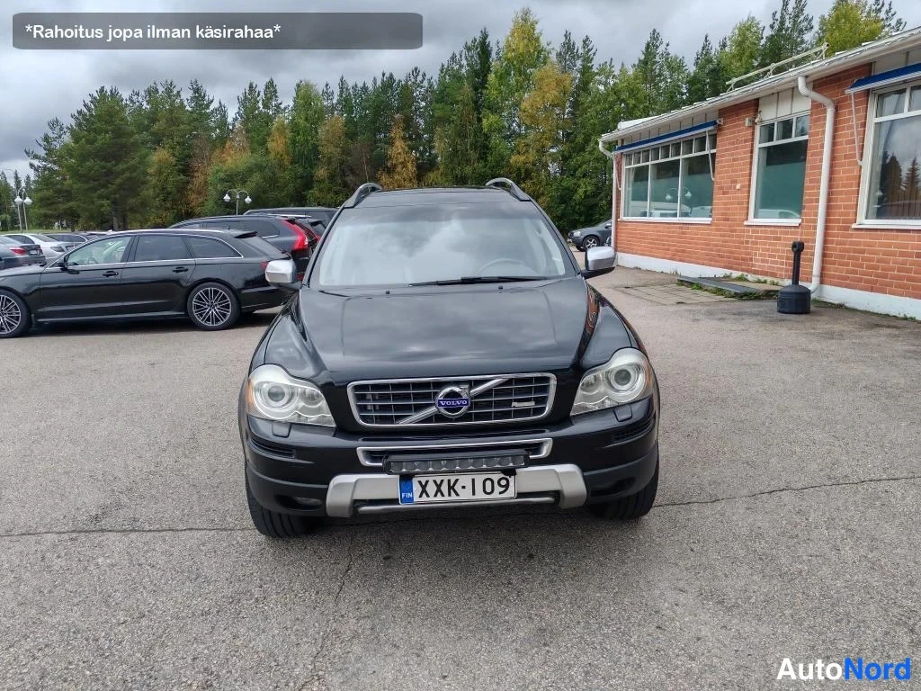 Musta Volvo XC90 2011, edestä, kuva 4