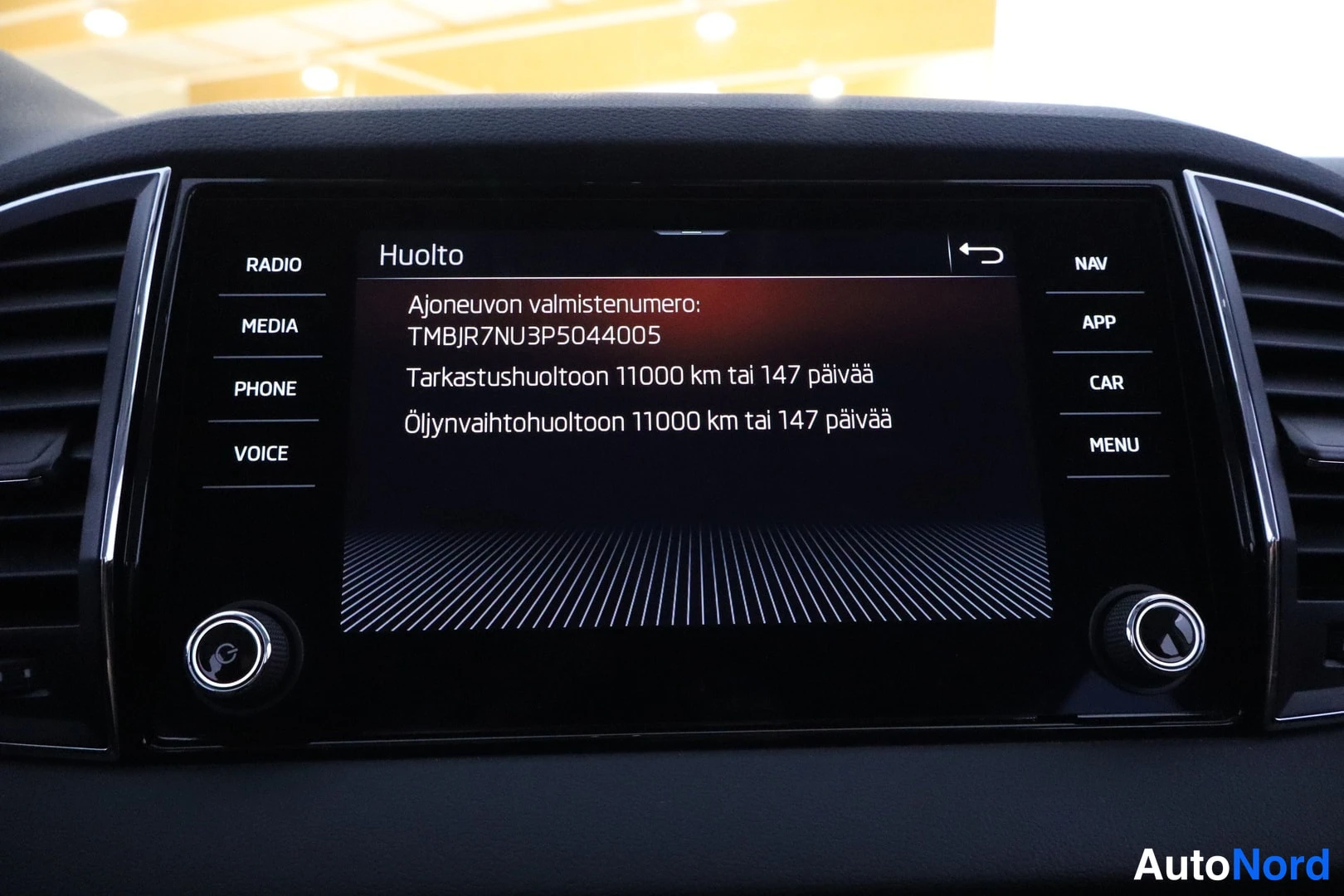 Valkoinen Skoda Karoq 2023, yksityiskohta, kuva 24