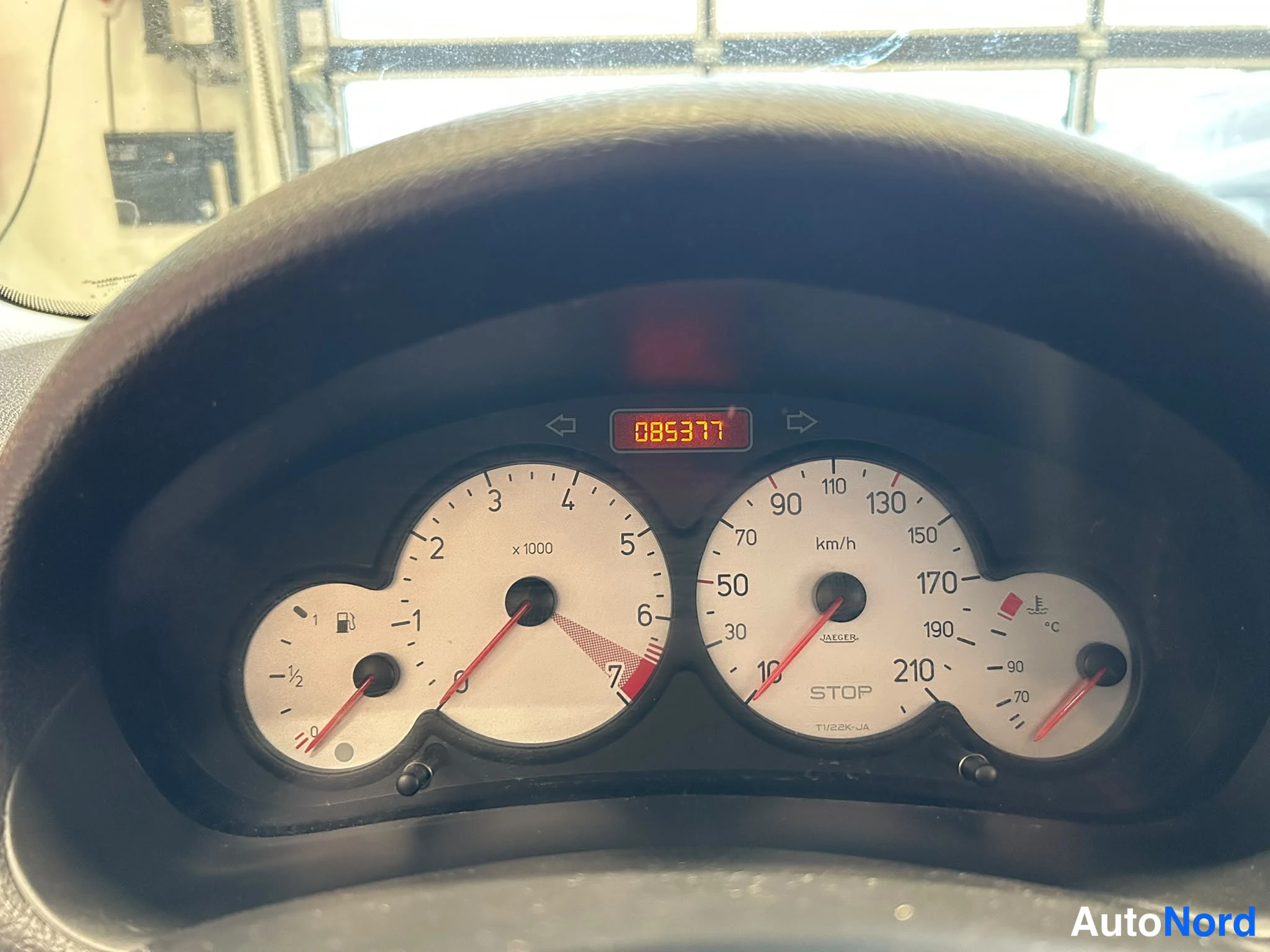Punainen Peugeot 206 2006, yksityiskohta, kuva 15
