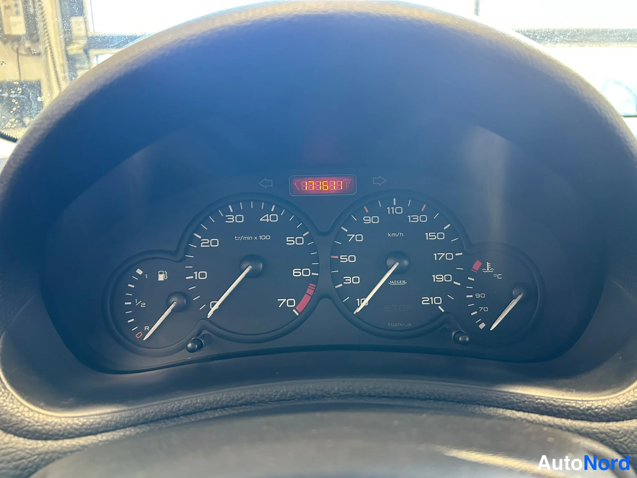 Punainen Peugeot 206 2003, yksityiskohta, kuva 13