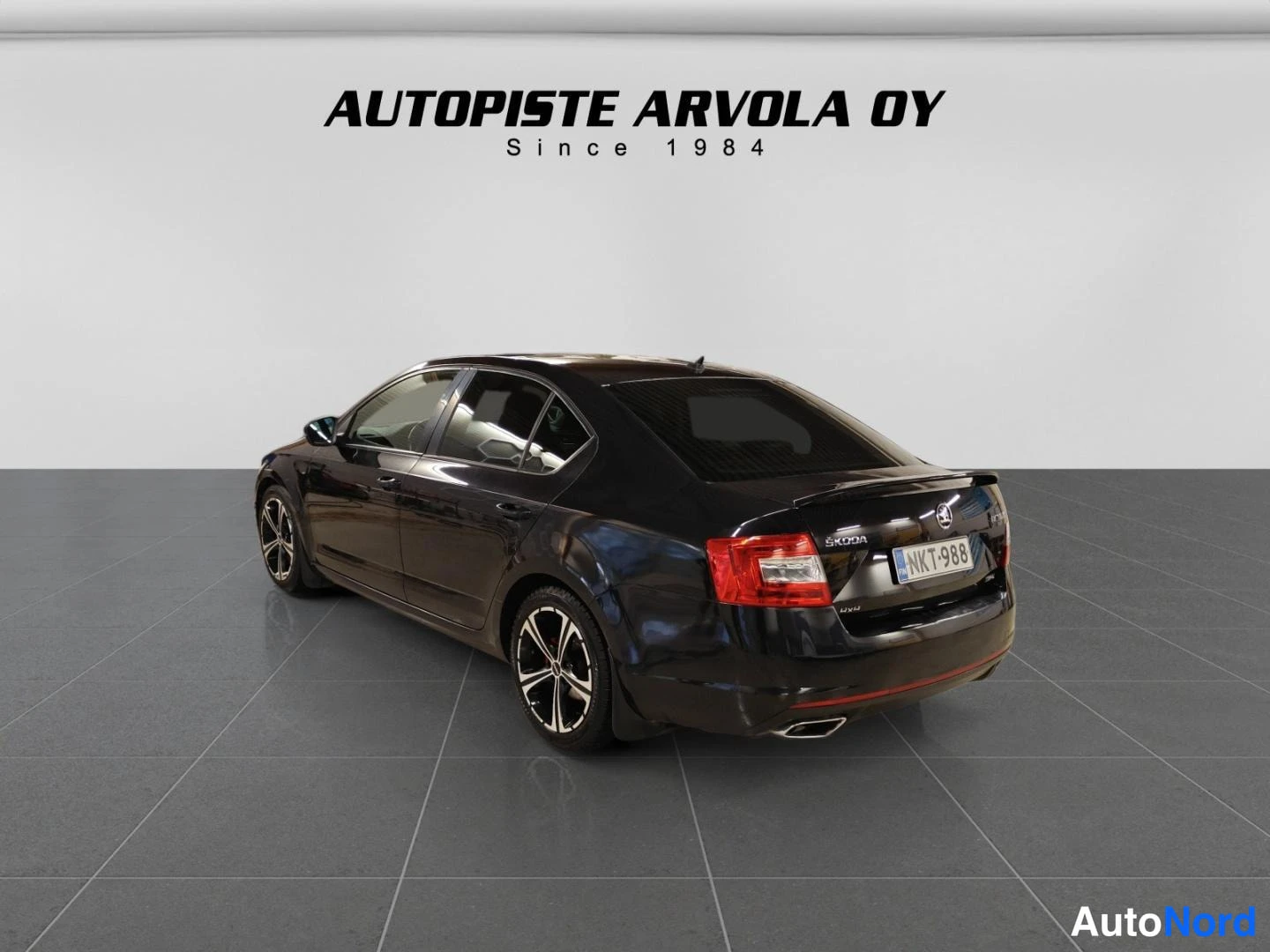 Musta Skoda Octavia 2017, takaviisto, kuva 7
