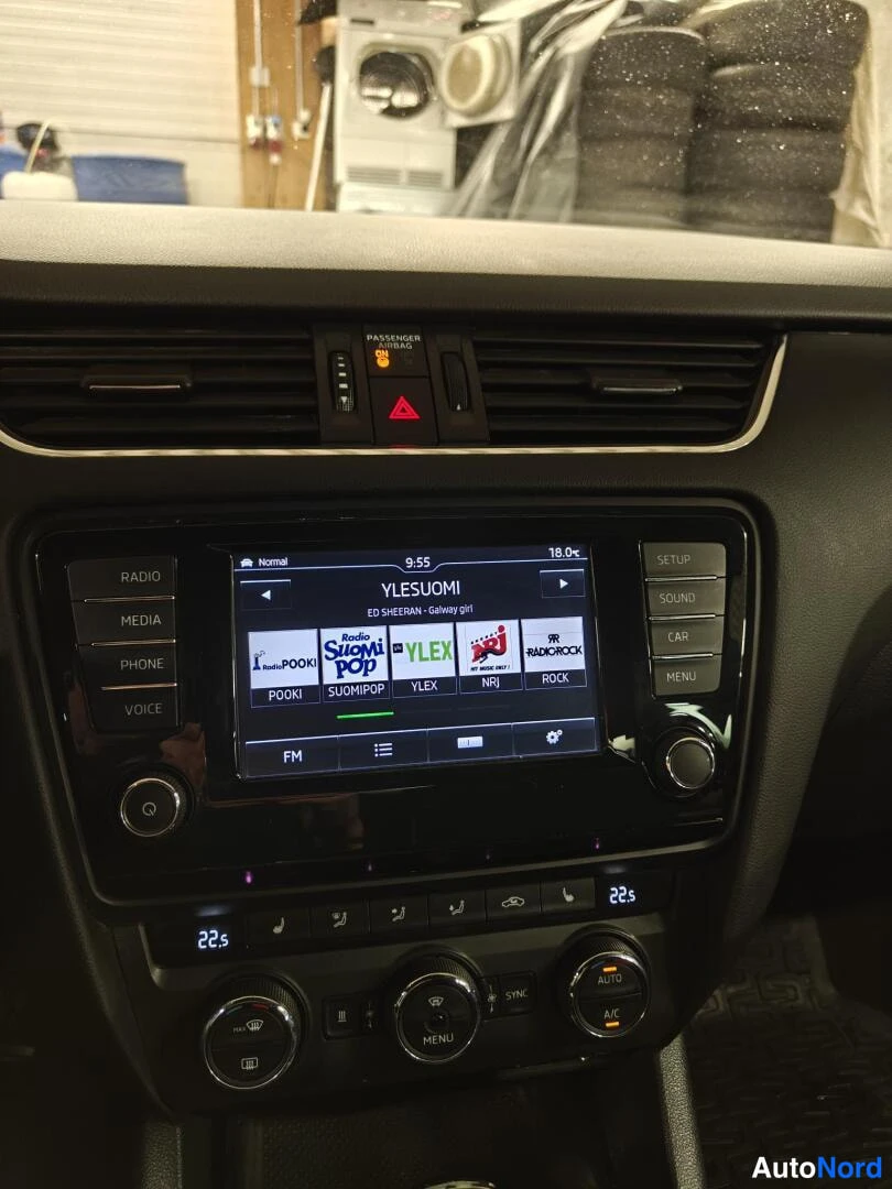 Musta Skoda Octavia 2017, yksityiskohta, kuva 18
