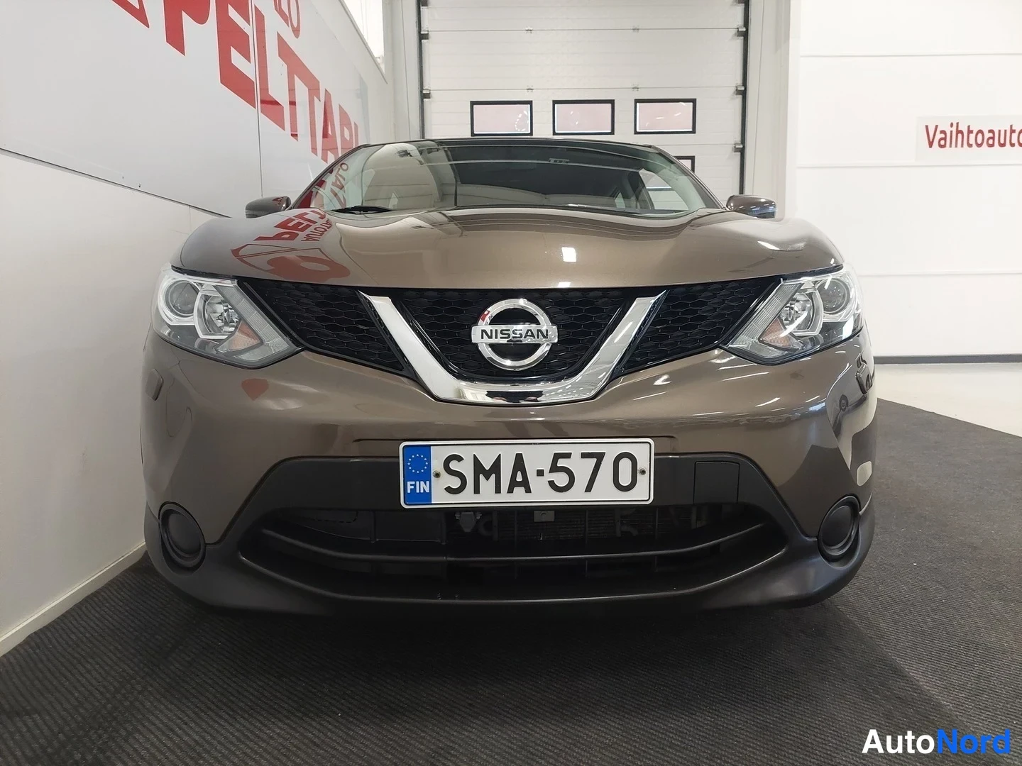 Ruskea Nissan Qashqai 2017, edestä, kuva 4