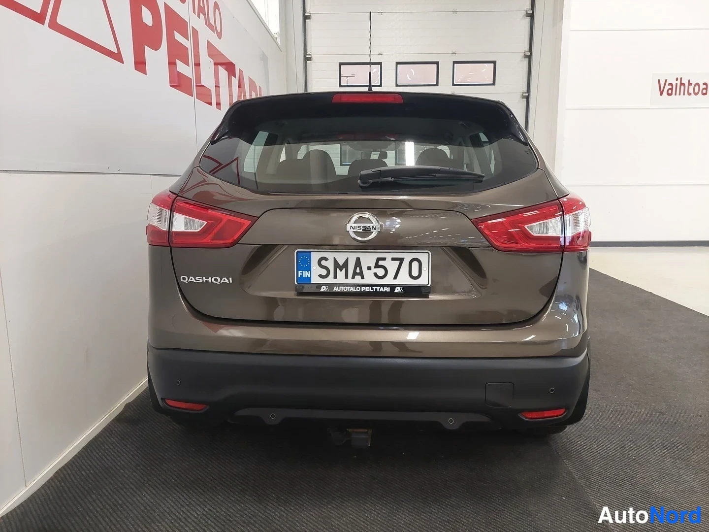 Ruskea Nissan Qashqai 2017, takaa, kuva 8