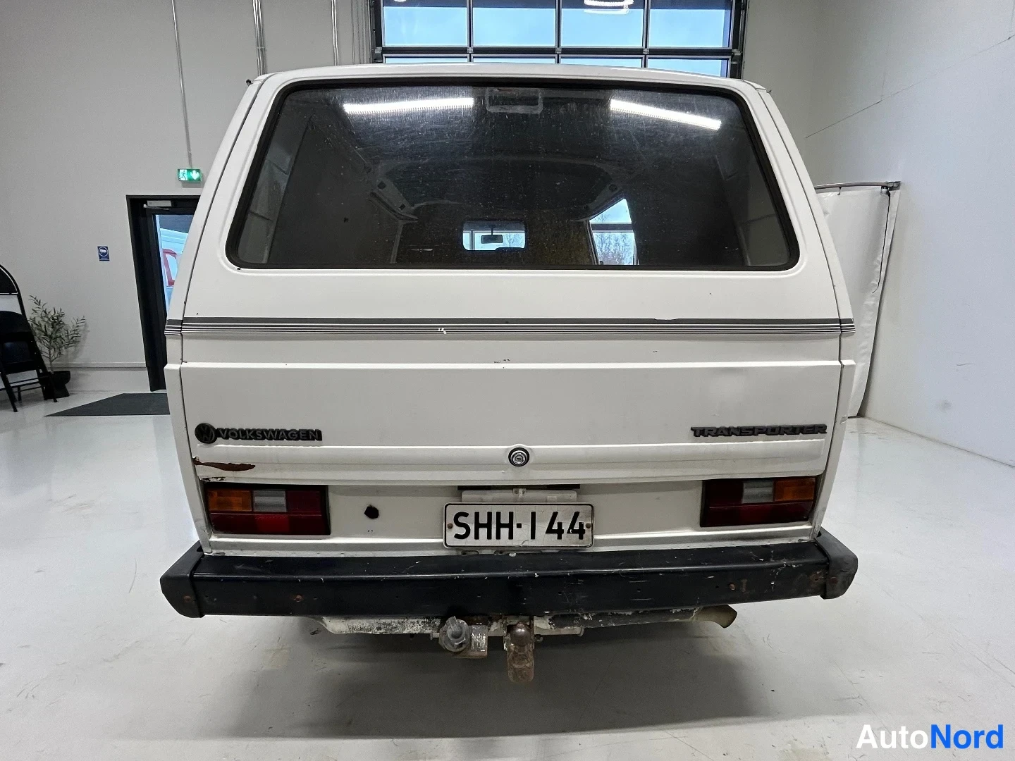 Valkoinen Volkswagen Transporter 1987, takaa, kuva 7